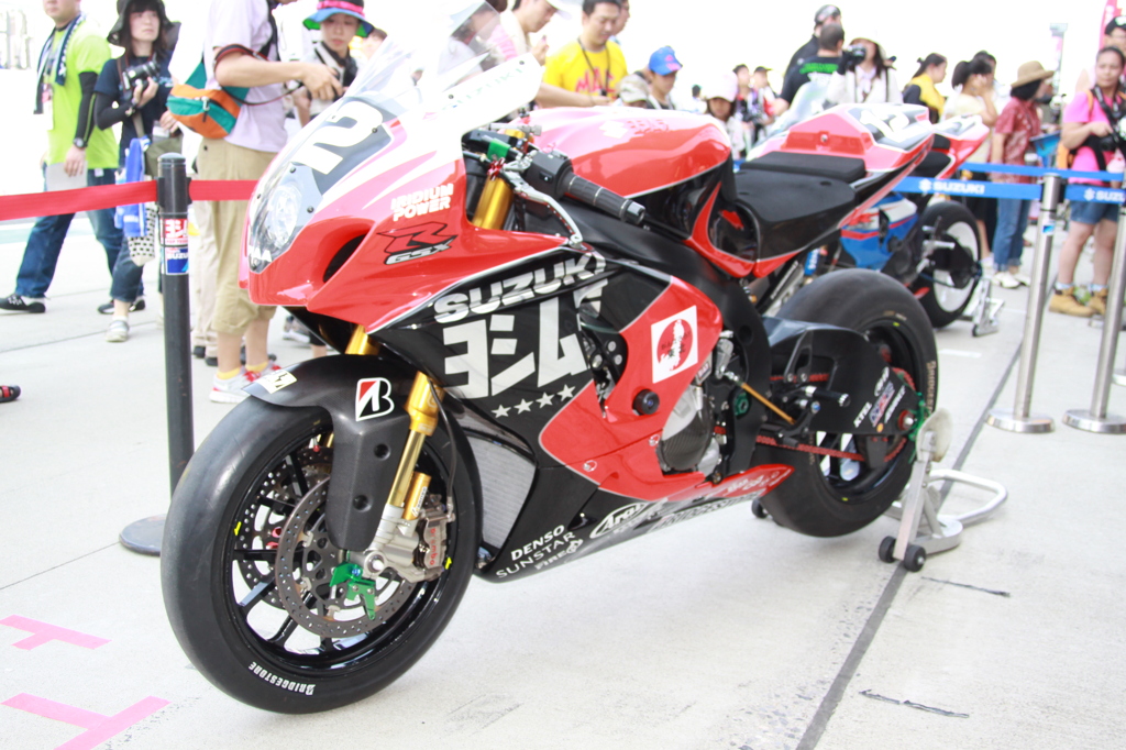 ＹＯＳＨＩＭＵＲＡ　ＳＵＺＵＫＩ　ＧＳＸ-Ｒ　4