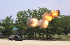 陸上自衛隊　大久保駐屯地 155㎜りゅう弾砲　発射