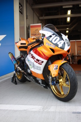 TOHO Racing with　MORIWAKI　3