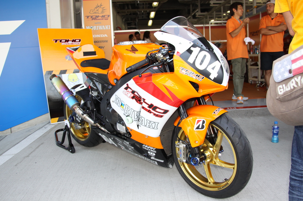 TOHO Racing with　MORIWAKI　9