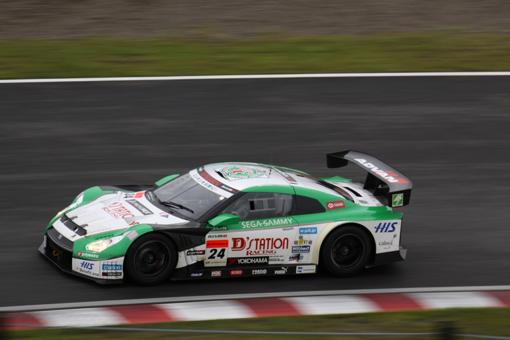 ADVAN GT-R　ダンロップ.