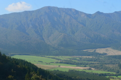 山霞む