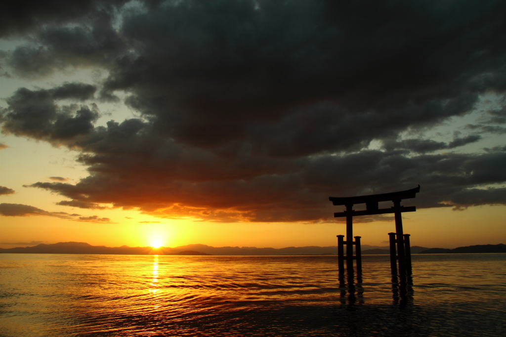  The land of the rising sun