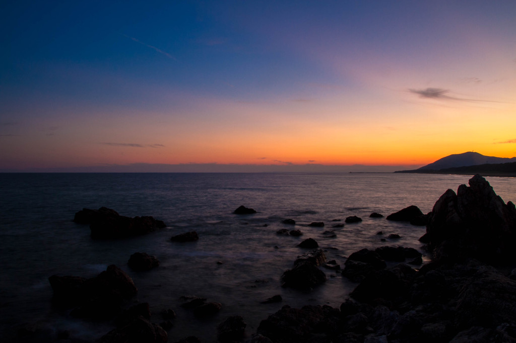 夕刻の岩礁