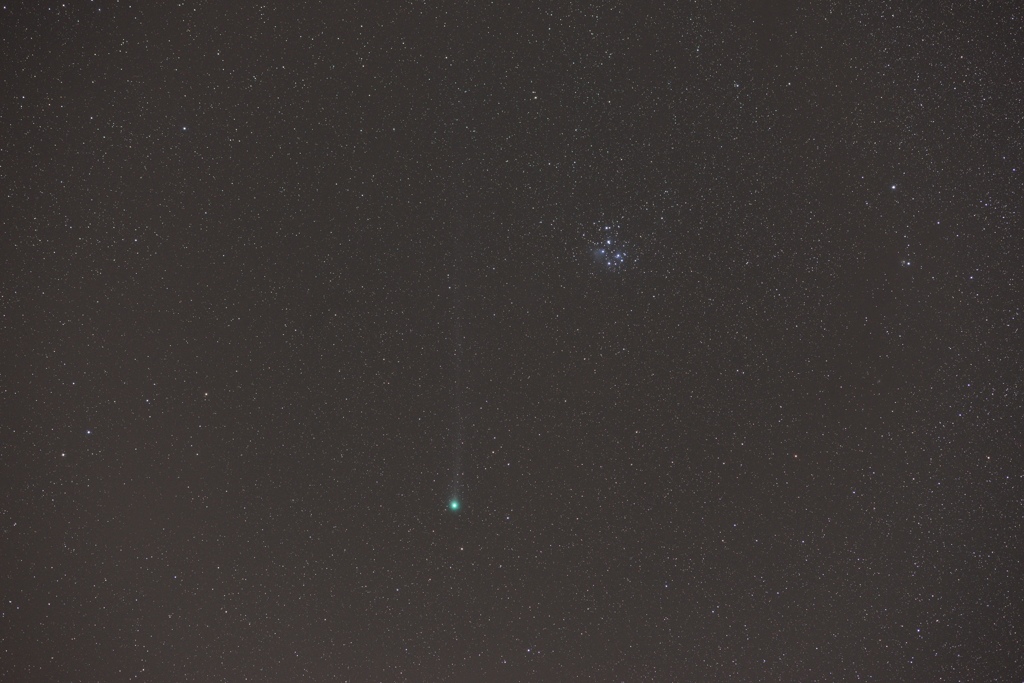 ラブジョイ彗星（2014Q2）とスバル星団