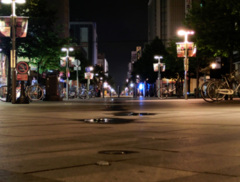 旭川、深夜、駅前