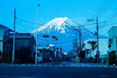 街の虚しさと富士山