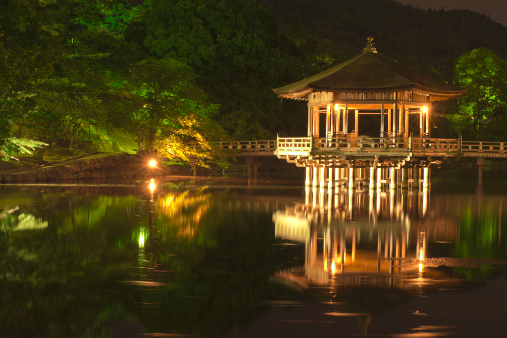 古都の夜の幻想