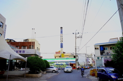 ファミマと銭湯の煙突
