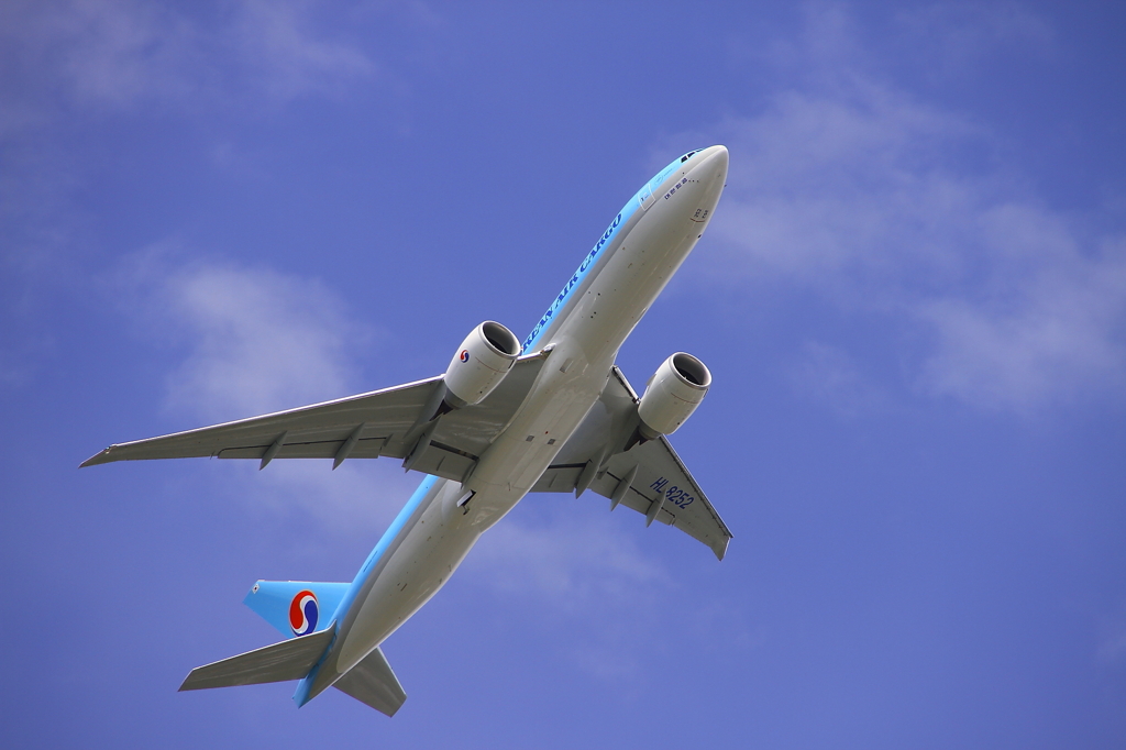 Korean Air 777 Cargo test flight