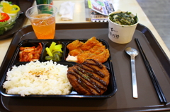ハンバーグととんかつのお弁当