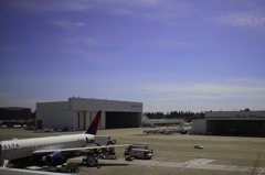 Sea-Tac Airport、デルタラウンジからのMt. Rainer