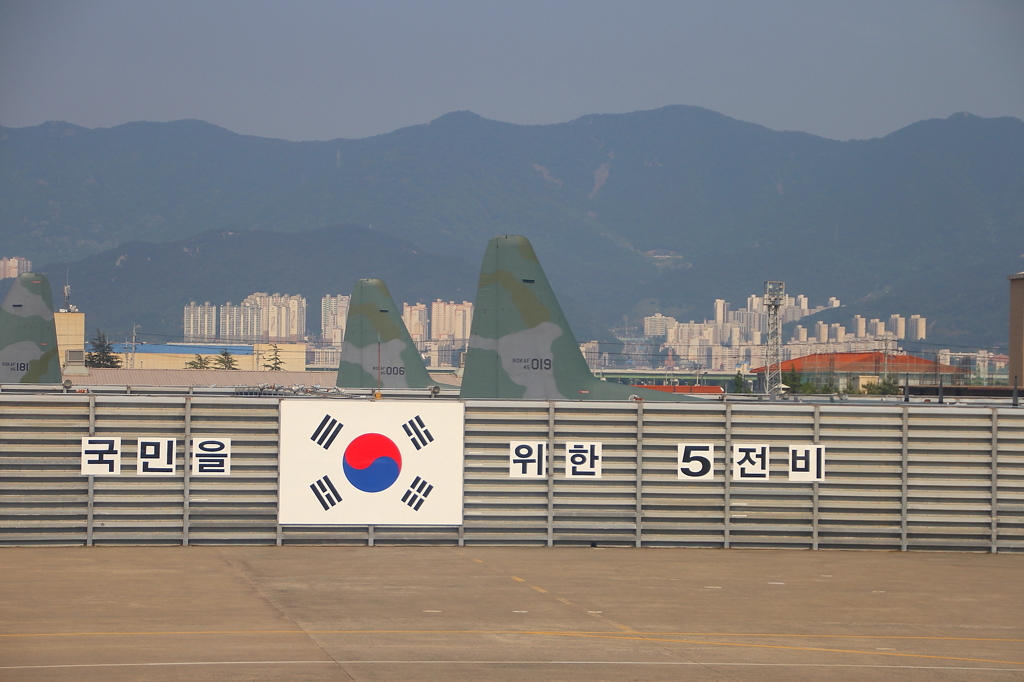 釜山国際空港にて
