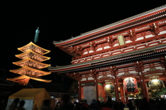 浅草寺ライトアップ2