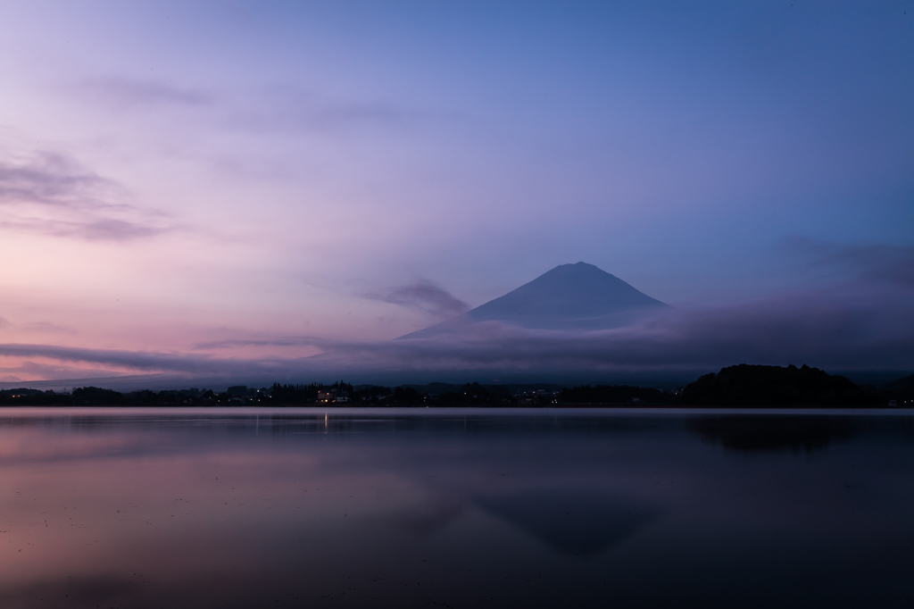 初秋の夜明け