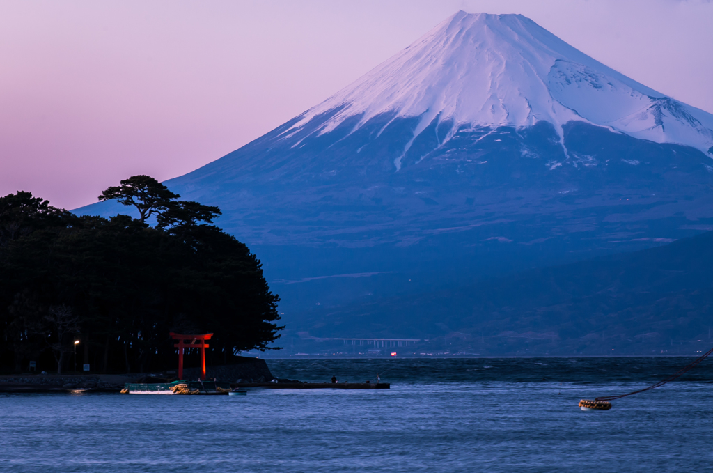 夕富士を望む