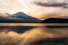 黄昏に照らされて