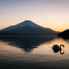 黄昏の湖畔にて