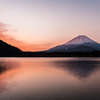 染める朝に