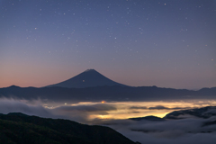 夜明けの色付き