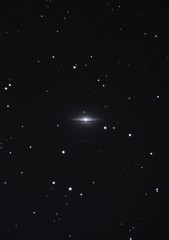 M104 ｿﾝﾌﾞﾚﾛ銀河