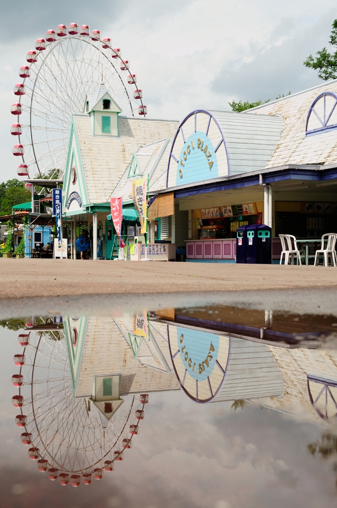 雨上がりの遊園地