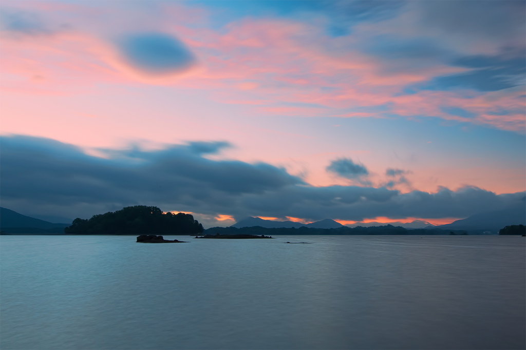 桧原湖の日の出