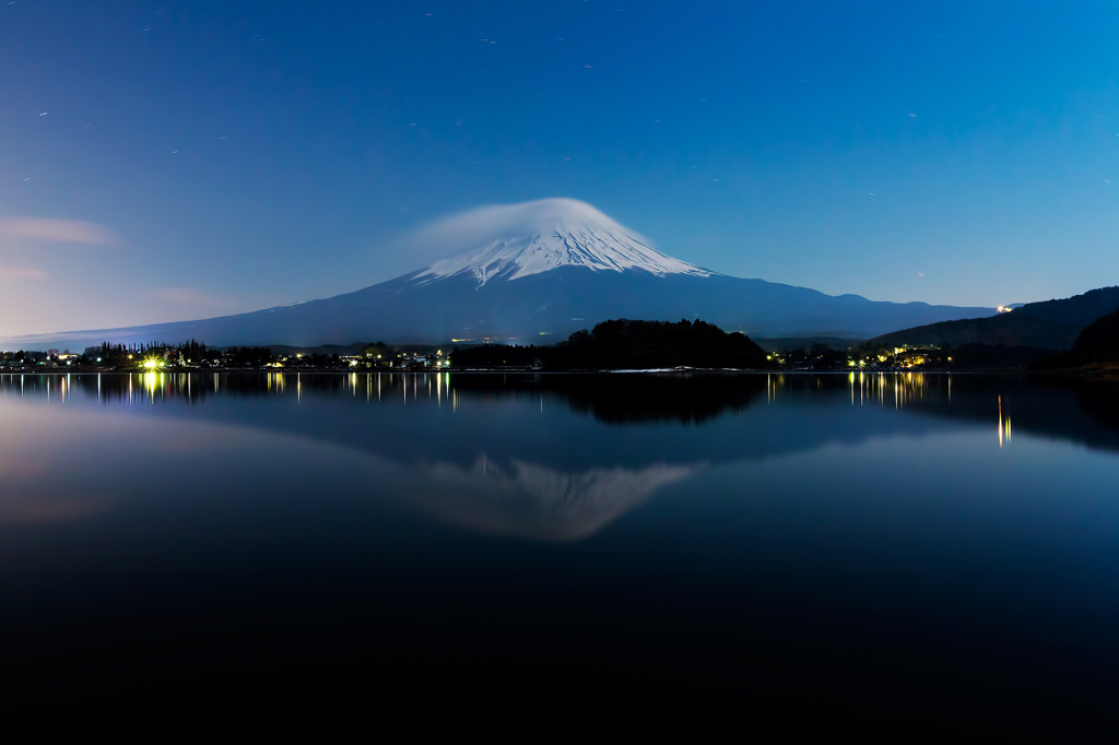 冬の夜の富士山