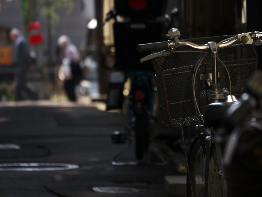 路地から