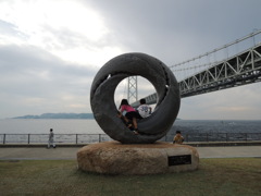 メビウスの輪と明石海峡大橋