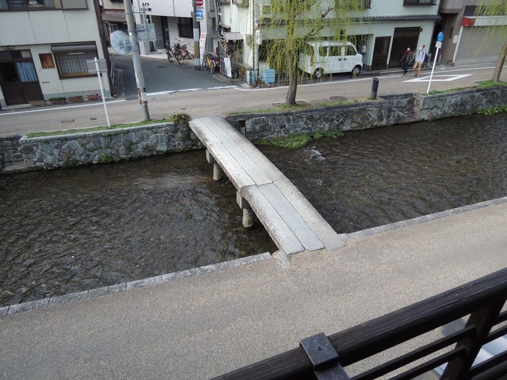 餅寅の宿から