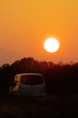 夕陽に向かって