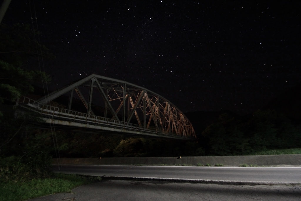 夜の鉄橋