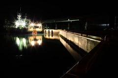 深夜の漁港