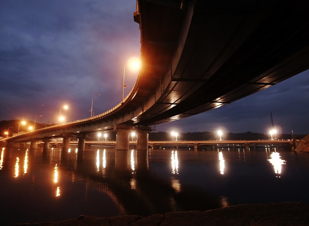 夜の宮古大橋