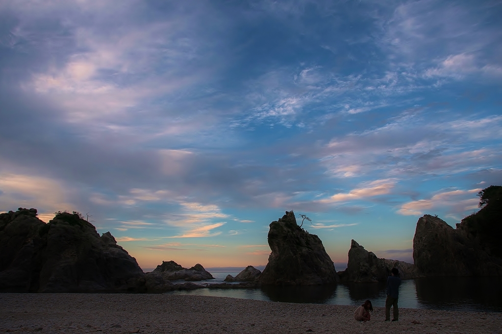 夕暮れ時の浄土ヶ浜デート