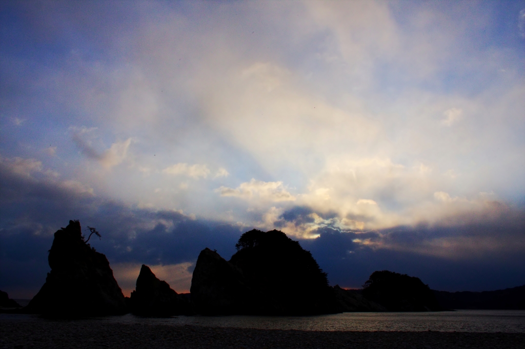 浄土ヶ浜の夜明け