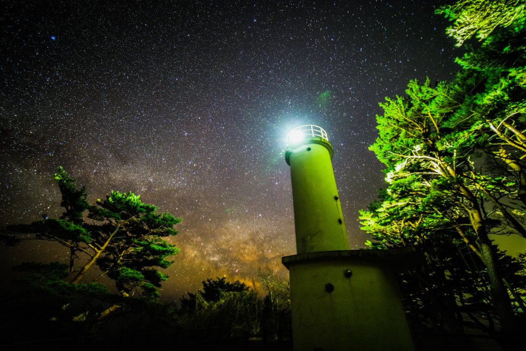 灯台と天の川