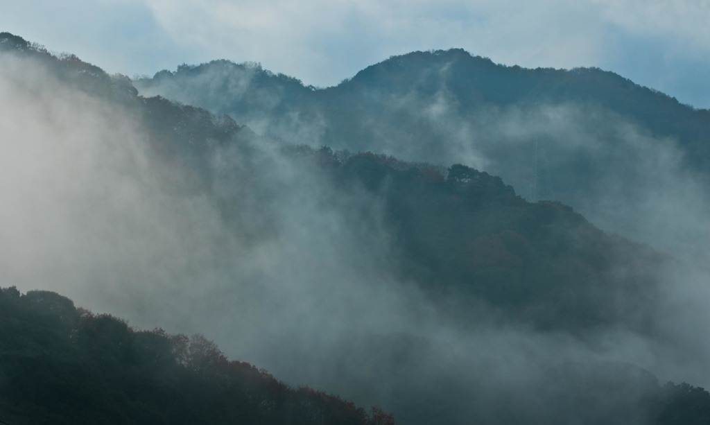 湧き立つ