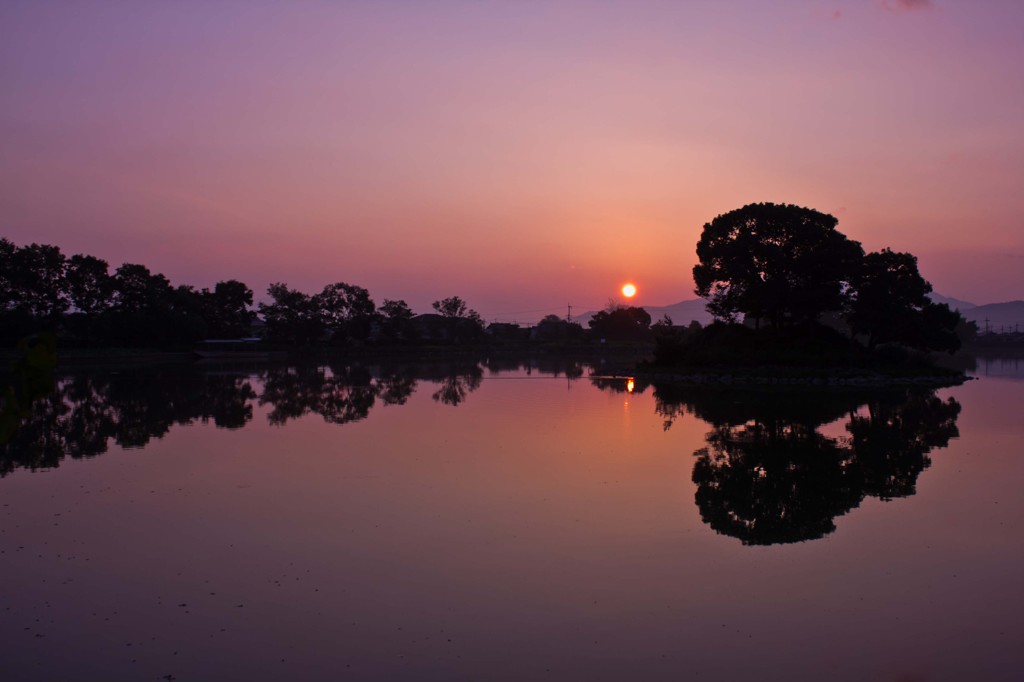 平池の夜明け