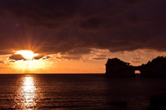 円月島と夕日
