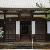 山寺に降る雪