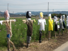 シュールな案山子