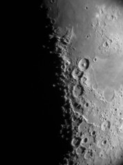 グーパンチクレーター