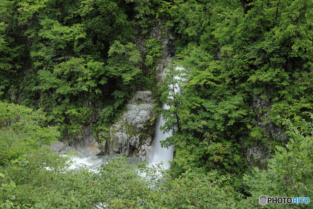 岩底の滝