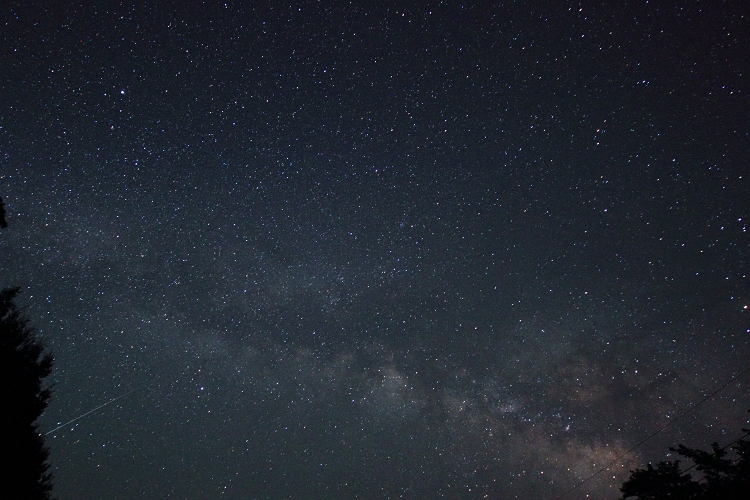 天の川と流星