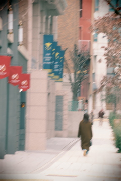 木枯らし吹く街で