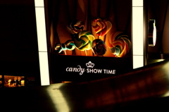 ショウの始まり