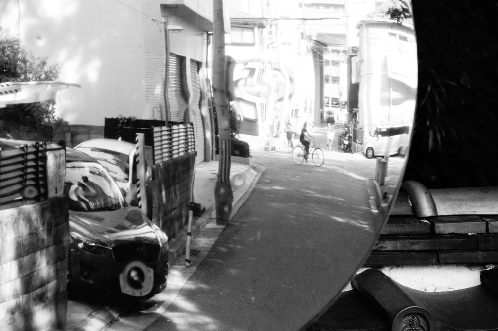 鏡の中の街角