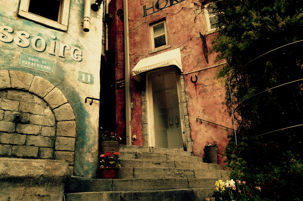 隠れ家への階段